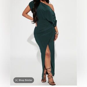 Emerald off shoulder dress/ fashion nova / size M / brand new